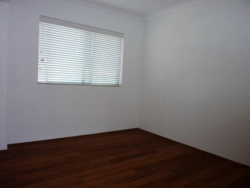 2/2 The Avenue, Corrimal NSW 2518