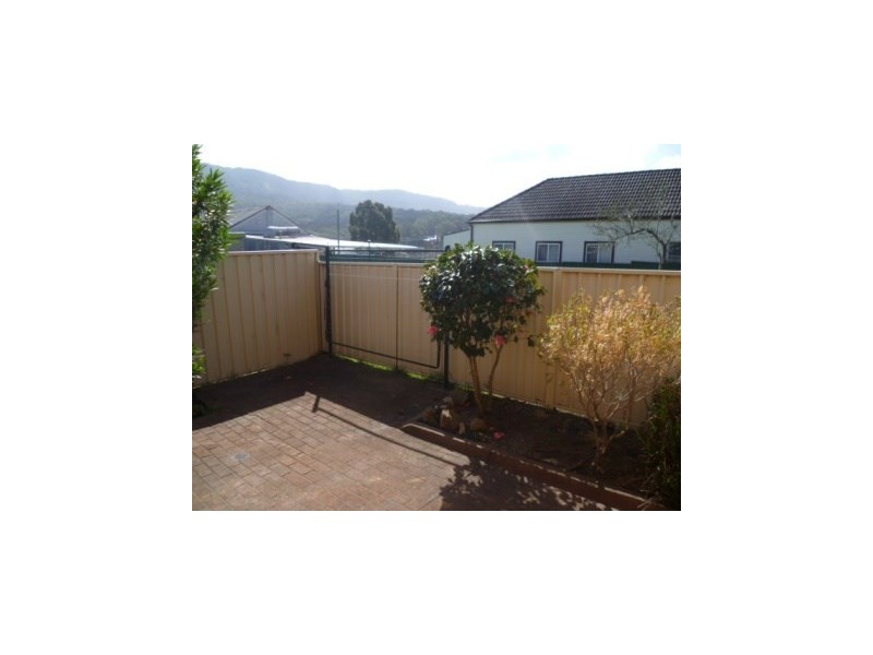 8/9-11 Russell Street, Woonona NSW 2517