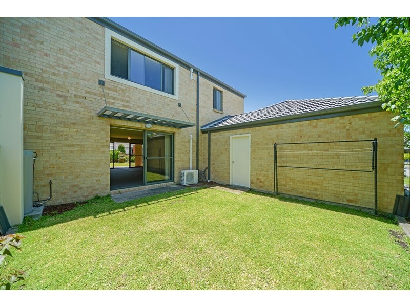 27/2 Forestview Way, Woonona NSW 2517