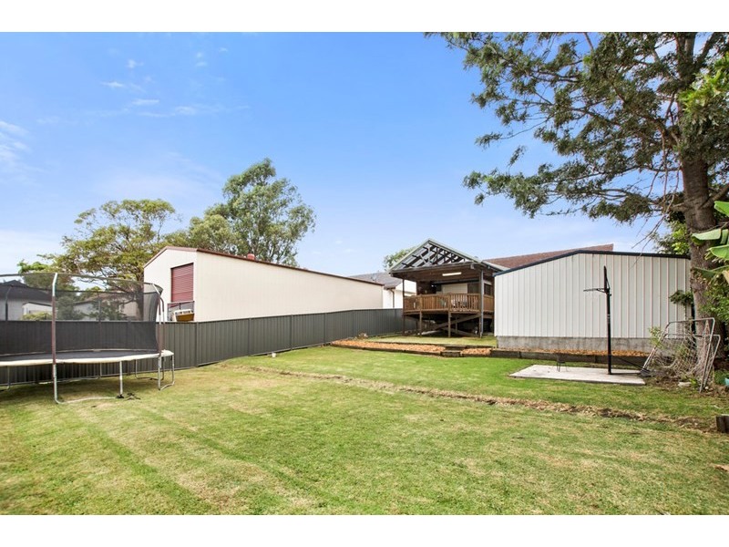 8 Lismore Street, Bellambi NSW 2518