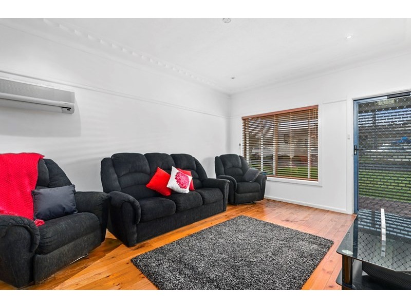 8 Lismore Street, Bellambi NSW 2518
