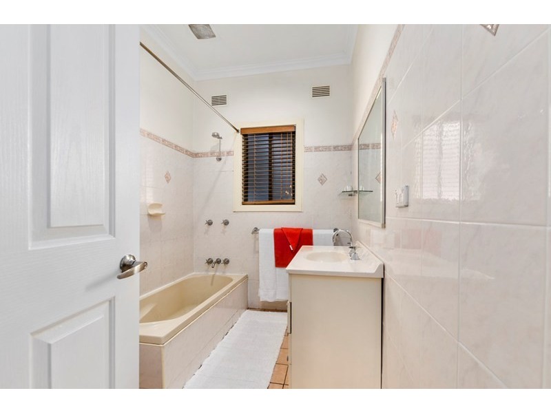 8 Lismore Street, Bellambi NSW 2518