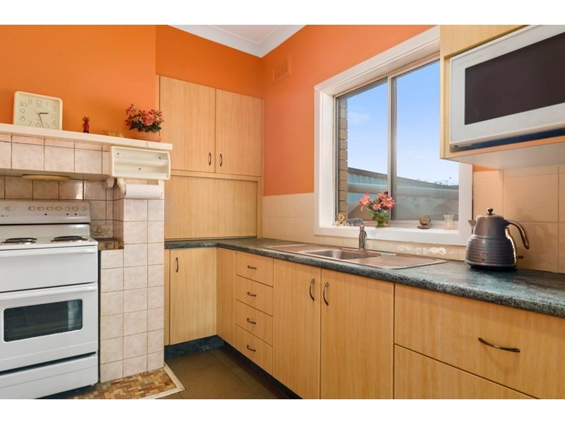 2 Daphne Street, Corrimal NSW 2518