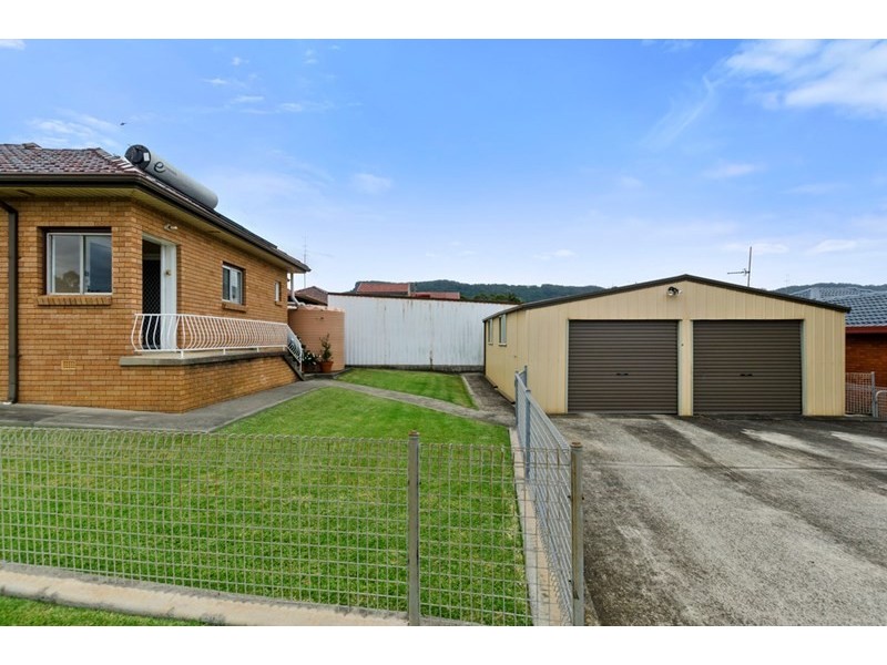 2 Daphne Street, Corrimal NSW 2518