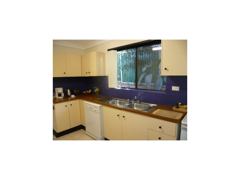 9/9-11 Cochrane Road, Thirroul NSW 2515