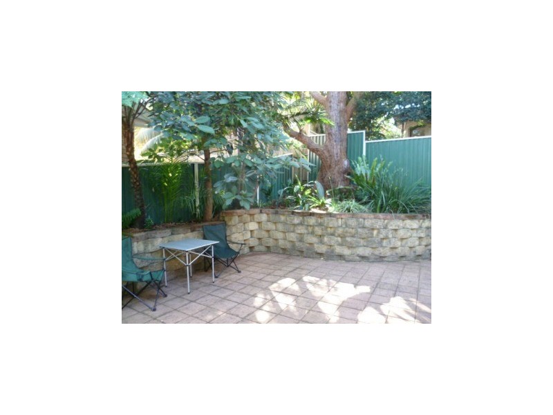 9/9-11 Cochrane Road, Thirroul NSW 2515