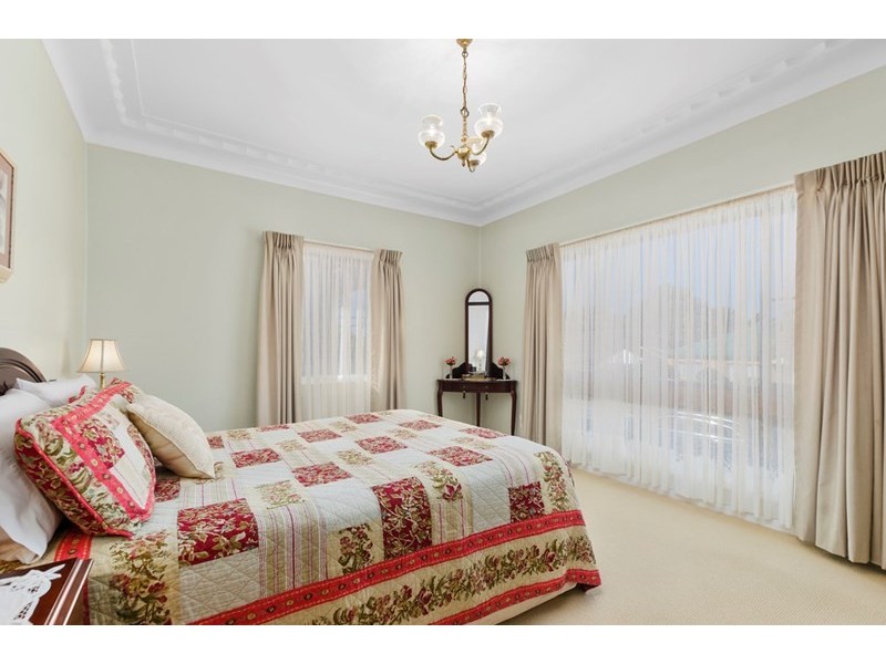 8 Ursula Road, Bulli NSW 2516