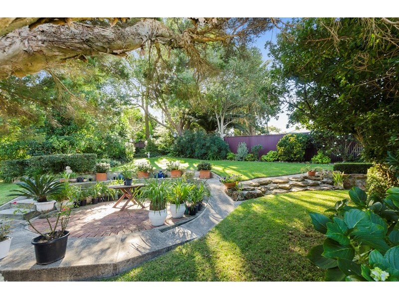 8 Ursula Road, Bulli NSW 2516