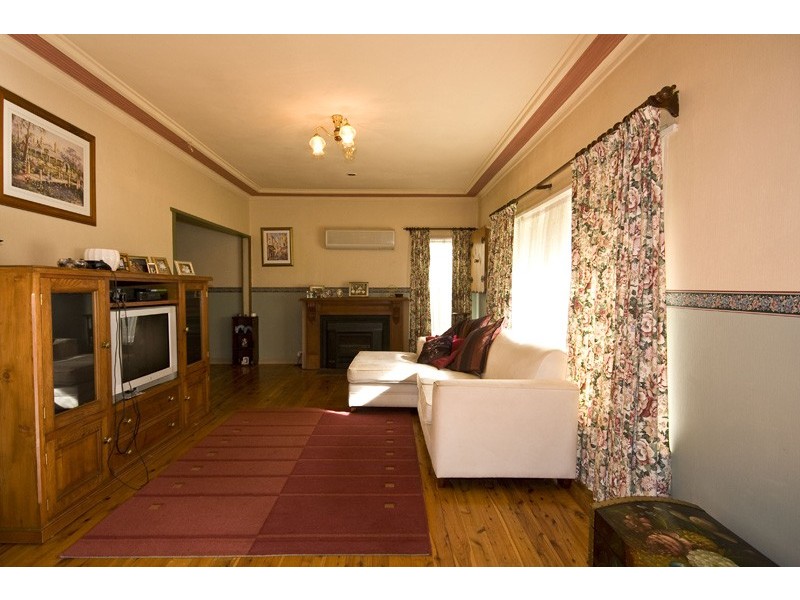 3 Mountain Avenue, Woonona NSW 2517