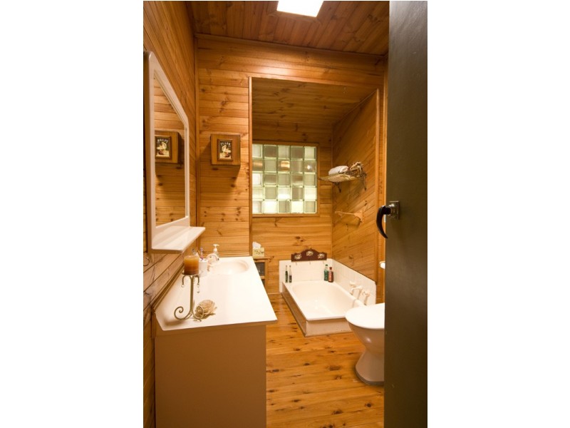 3 Mountain Avenue, Woonona NSW 2517