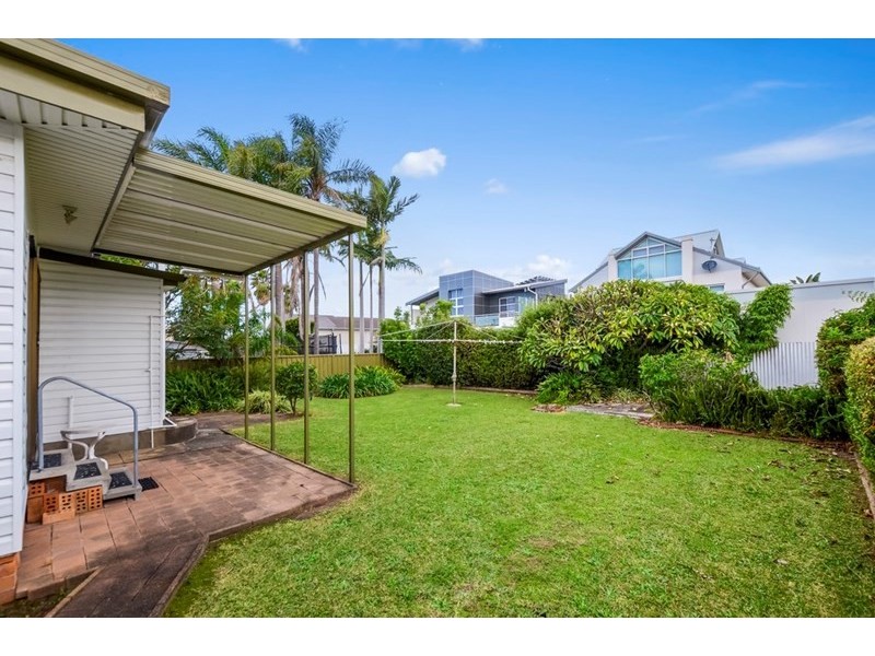 7 Park Road, Woonona NSW 2517
