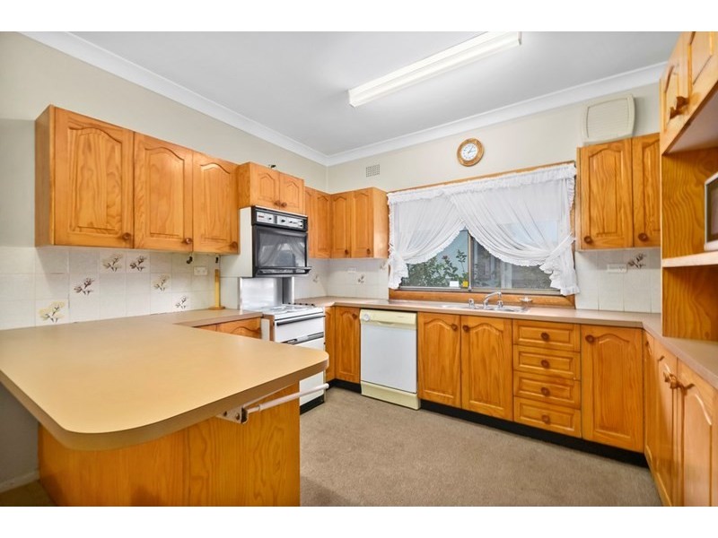 7 Park Road, Woonona NSW 2517