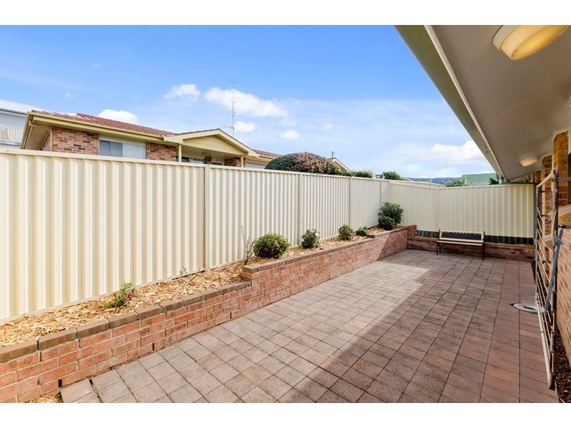 2/5 Hopetoun Street, Woonona NSW 2517