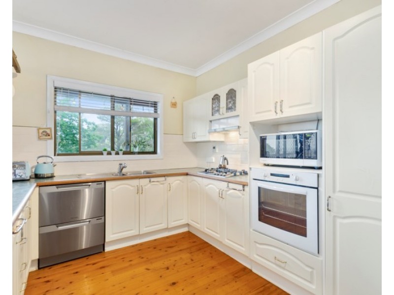 66 Lachlan Street, Thirroul NSW 2515