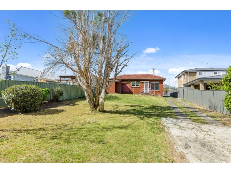 24 Hopetoun Street, Woonona NSW 2517
