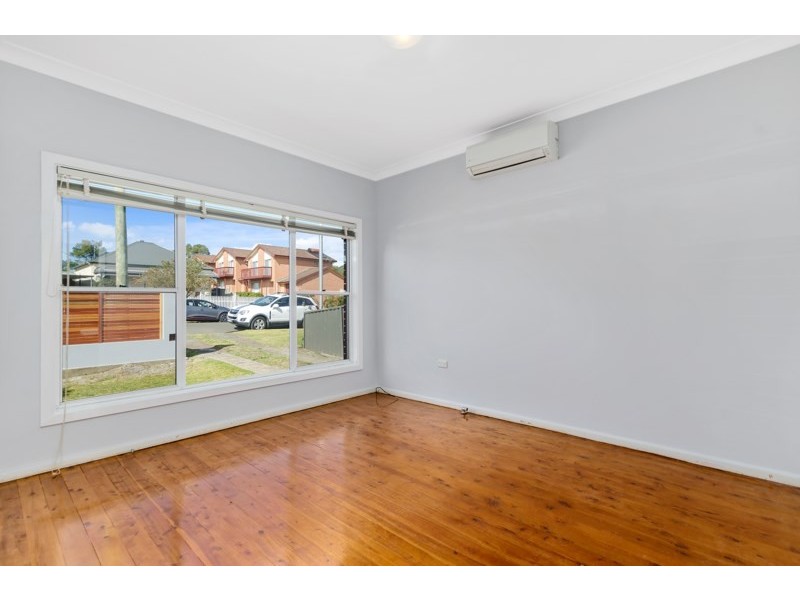 24 Hopetoun Street, Woonona NSW 2517