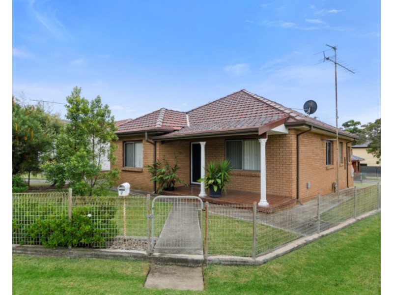 2 Daphne Street, Corrimal NSW 2518