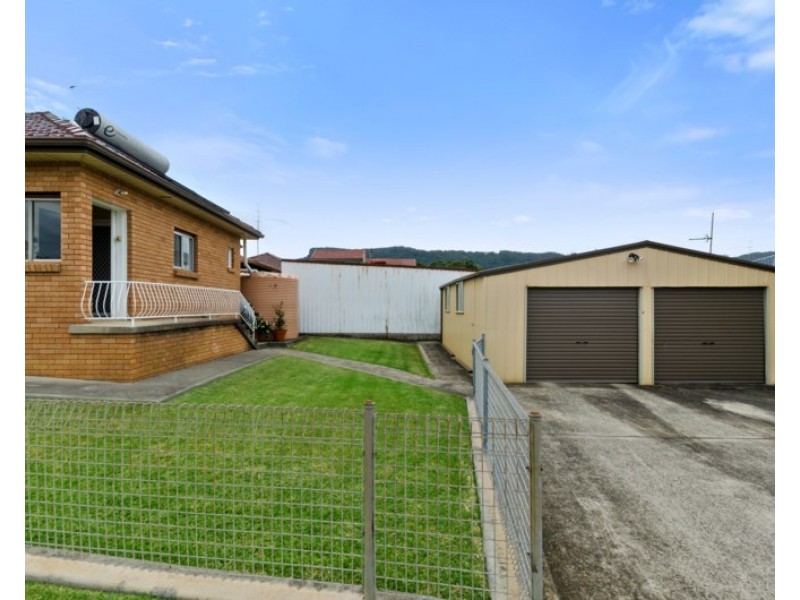 2 Daphne Street, Corrimal NSW 2518