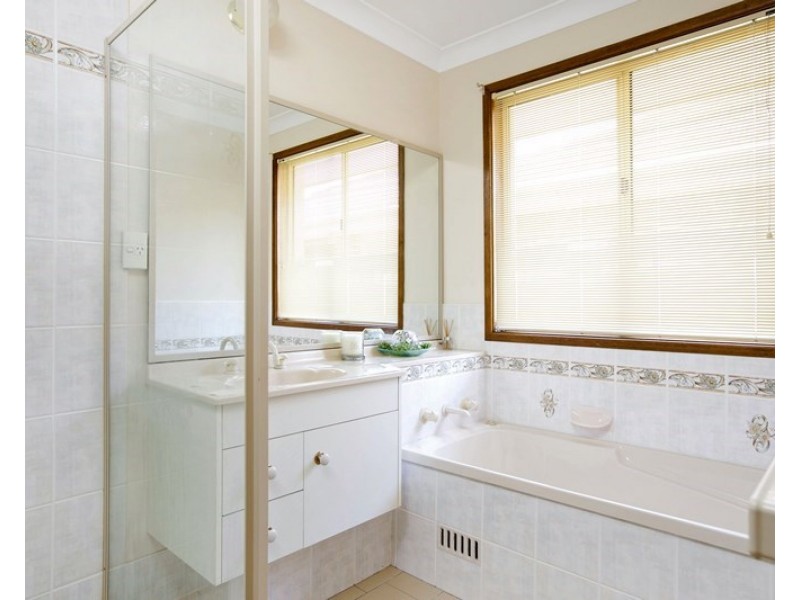 42 Tulip Way, Woonona NSW 2517