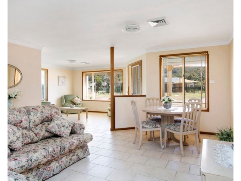 42 Tulip Way, Woonona NSW 2517