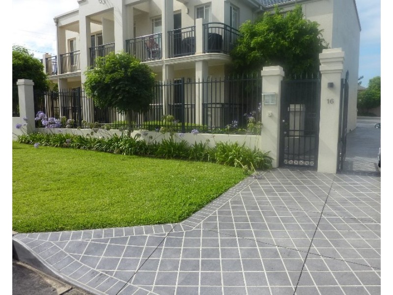 1 16 Coolgardie Street, Corrimal NSW 2518