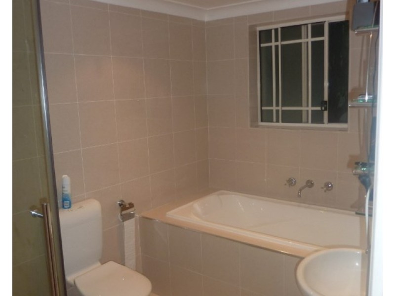 1 16 Coolgardie Street, Corrimal NSW 2518