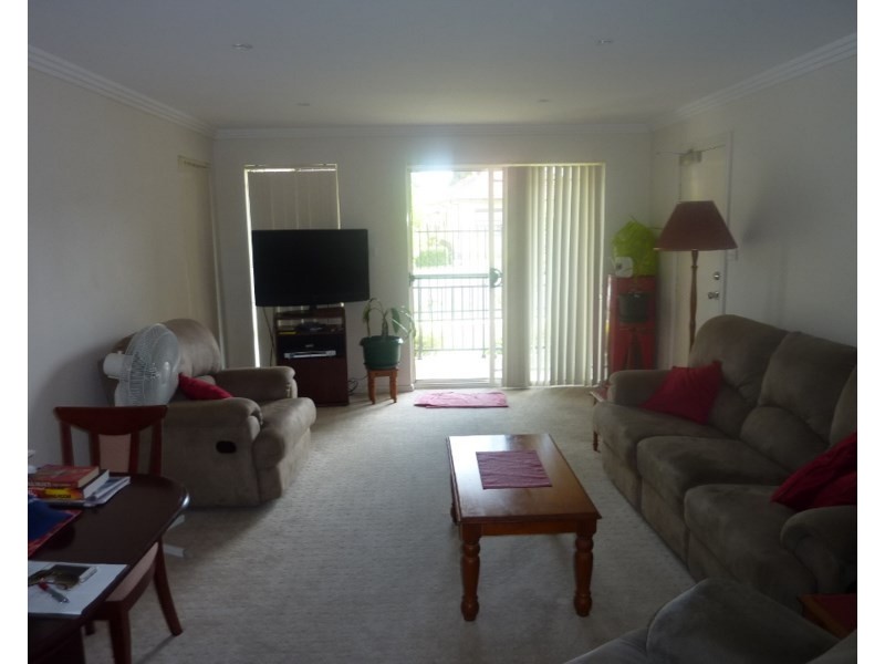 1 16 Coolgardie Street, Corrimal NSW 2518