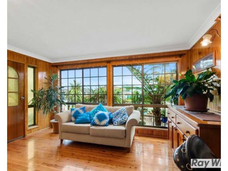 64 Dobbie Avenue, East Corrimal NSW 2518