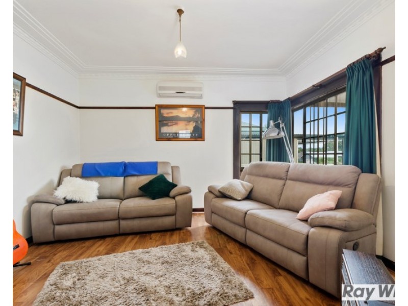 64 Dobbie Avenue, East Corrimal NSW 2518