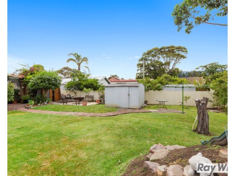 64 Dobbie Avenue, East Corrimal NSW 2518