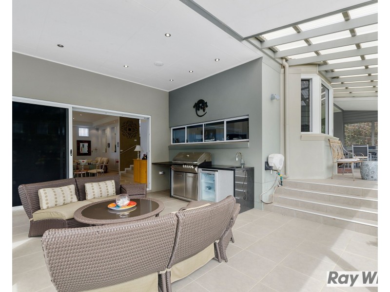 22 Hollymount View, Woonona NSW 2517