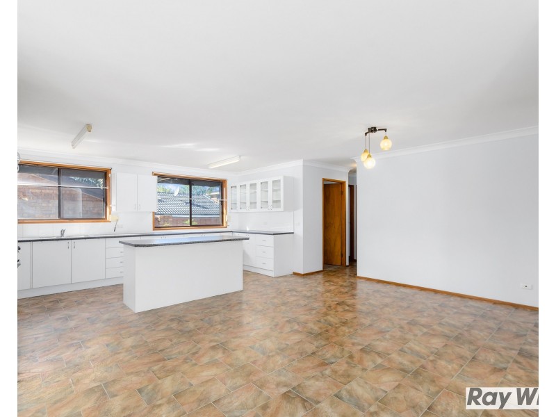 9 Halley Crescent, Woonona NSW 2517