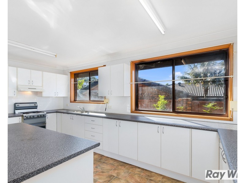 9 Halley Crescent, Woonona NSW 2517