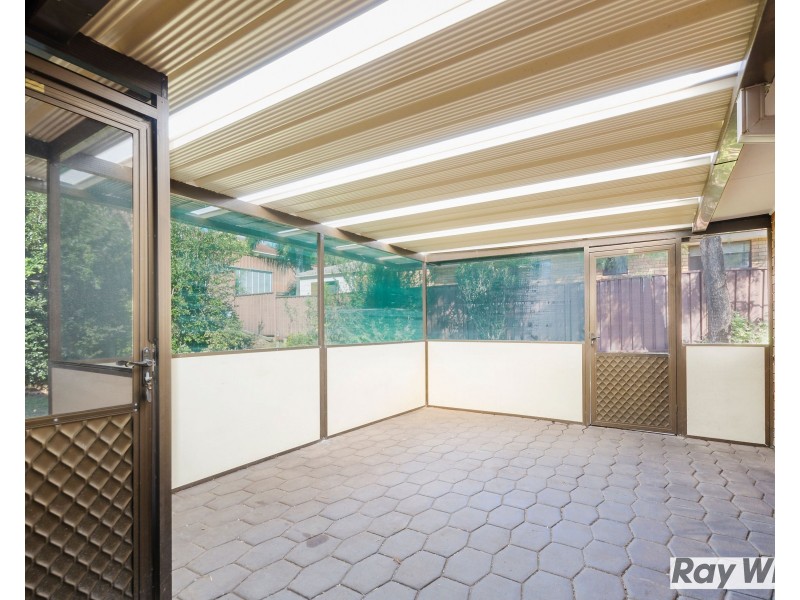 9 Halley Crescent, Woonona NSW 2517