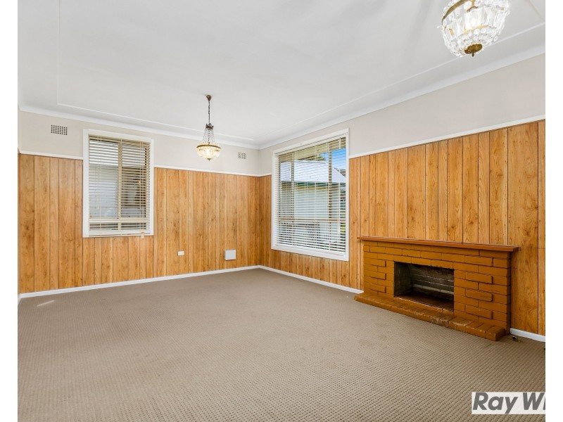 43 Westmacott Parade, Bulli NSW 2516