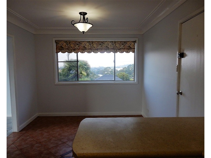 1 Beverley Avenue, Unanderra NSW 2526