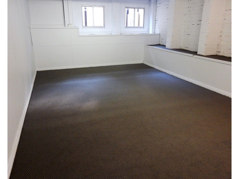 1 Beverley Avenue, Unanderra NSW 2526