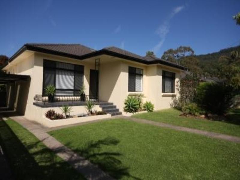 3 Corrie, Woonona NSW 2517