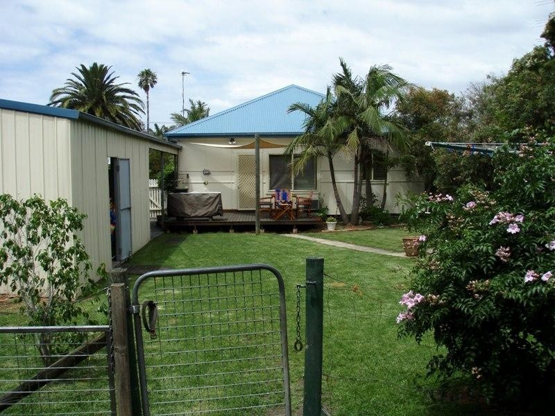 6 Ellen Street, Bellambi NSW 2518