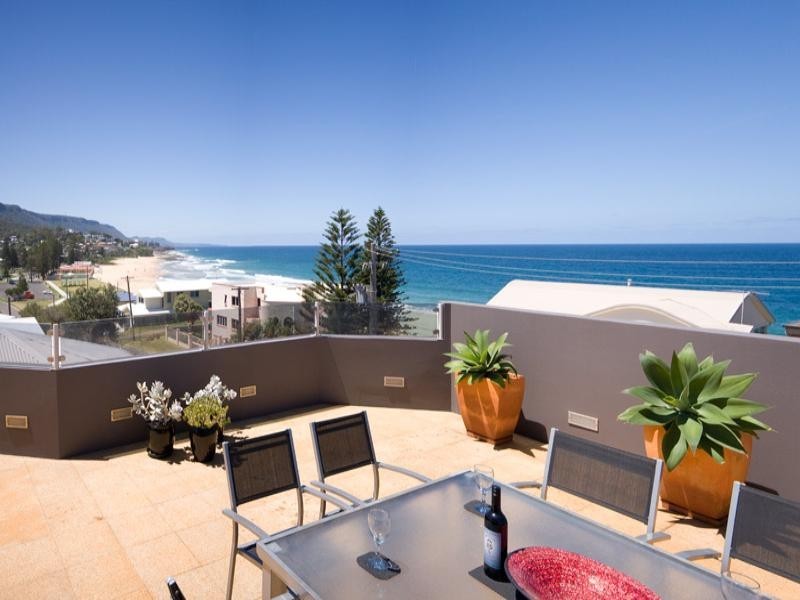 2 Cliff Parade, Thirroul NSW 2515