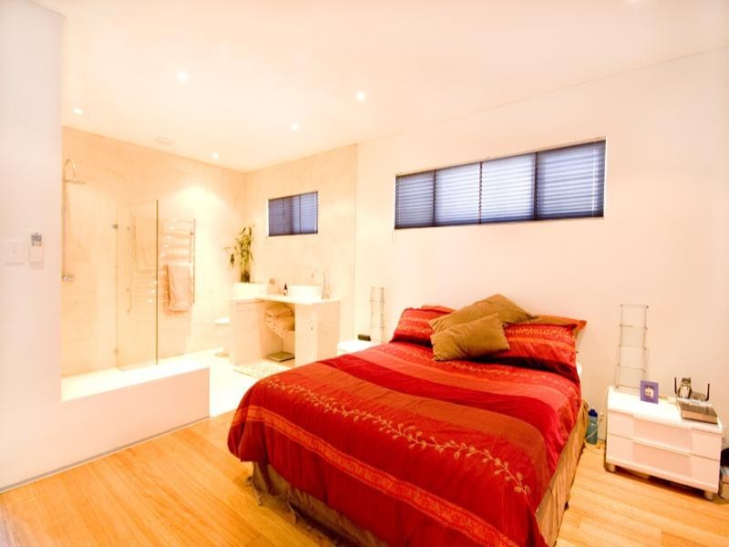 2 Cliff Parade, Thirroul NSW 2515