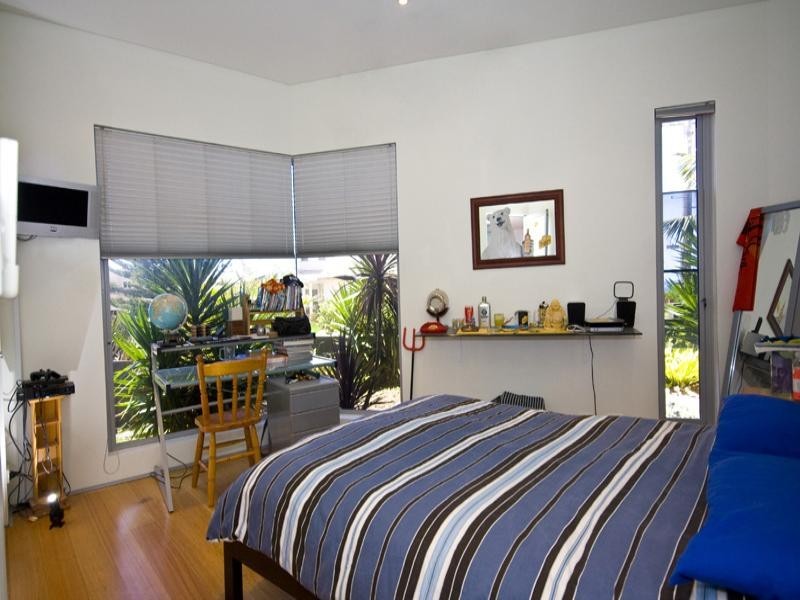 2 Cliff Parade, Thirroul NSW 2515