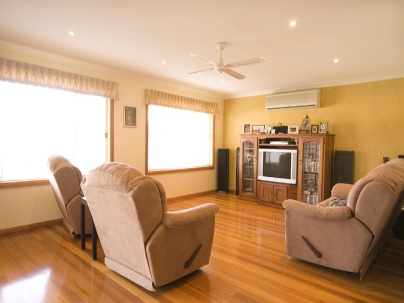 9 Red Ash Drive, Woonona NSW 2517