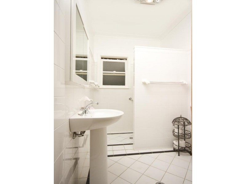 6 Balmer Crescent, Woonona NSW 2517