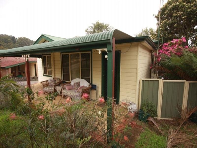 6 Balmer Crescent, Woonona NSW 2517