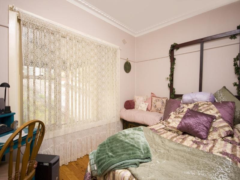 6 Balmer Crescent, Woonona NSW 2517