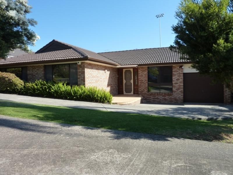 15 Linda Place, Woonona NSW 2517