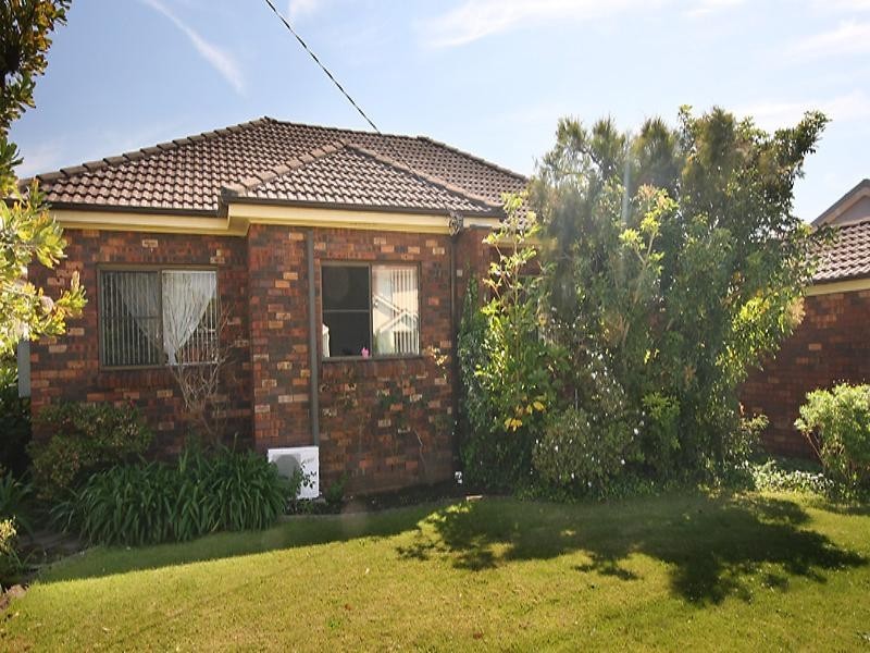 2 Corinda Road, Woonona NSW 2517