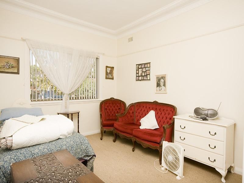 2 Corinda Road, Woonona NSW 2517