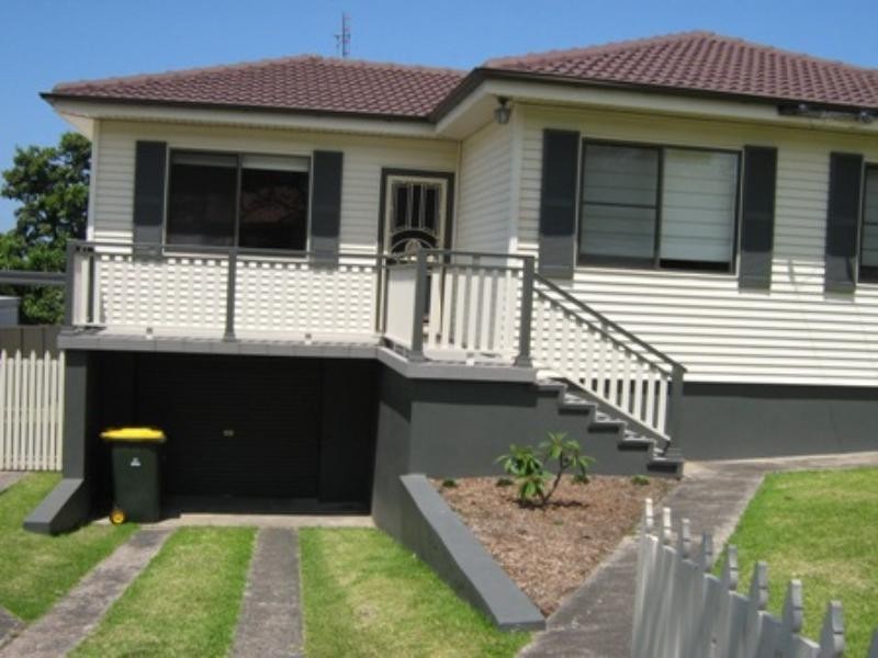 1 Whiting Crescent, Corrimal NSW 2518